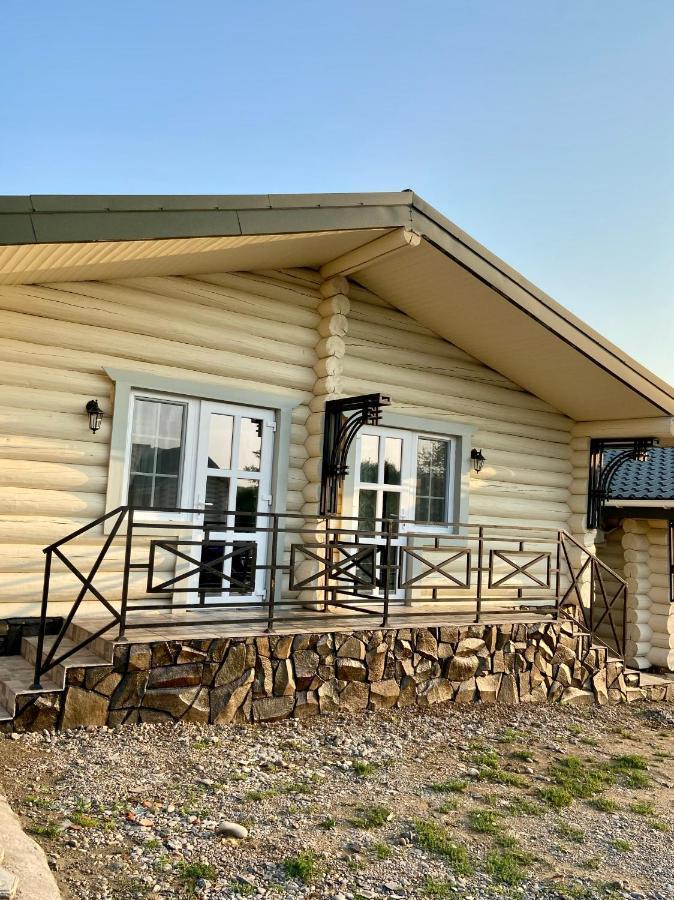 French Town Villa Берегово Екстериор снимка
