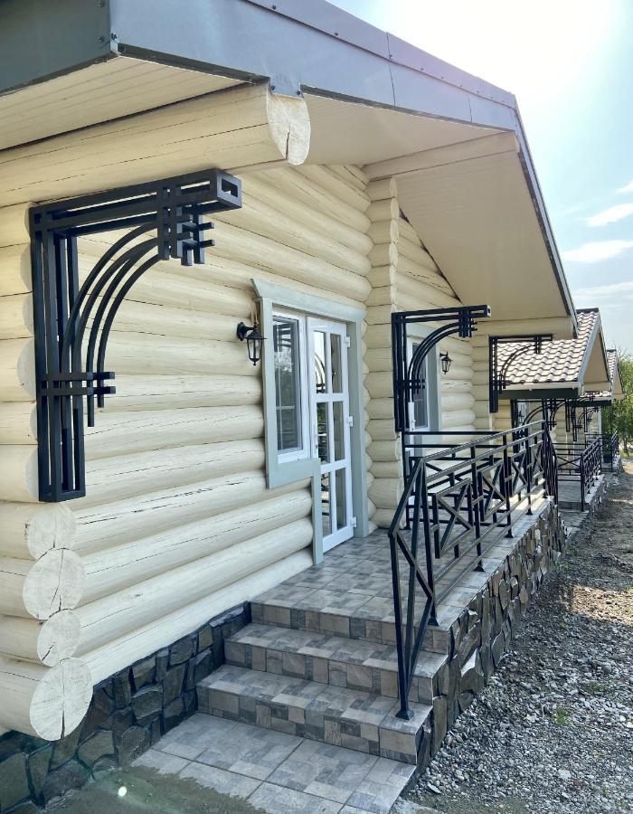 French Town Villa Берегово Екстериор снимка