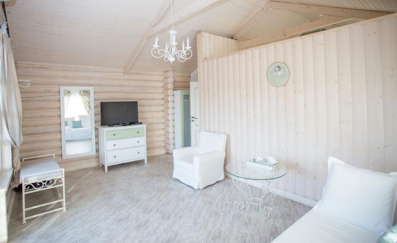 French Town Villa Берегово Екстериор снимка