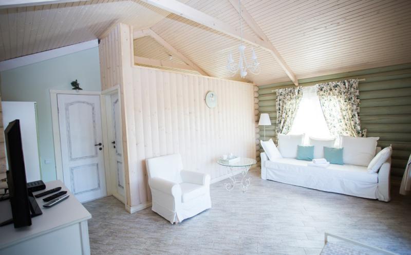 French Town Villa Берегово Екстериор снимка